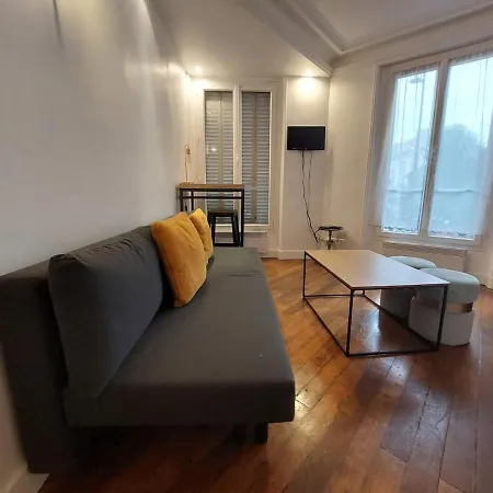 Superb Cozy & Spacious - 12th Apartment