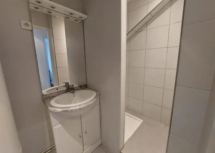 Superb Cozy & Spacious - 12th *