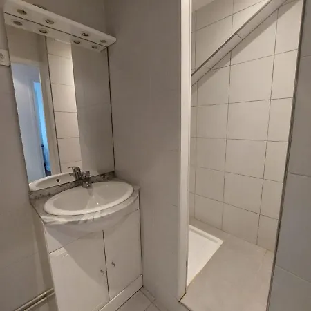 Superb Cozy & Spacious - 12th *